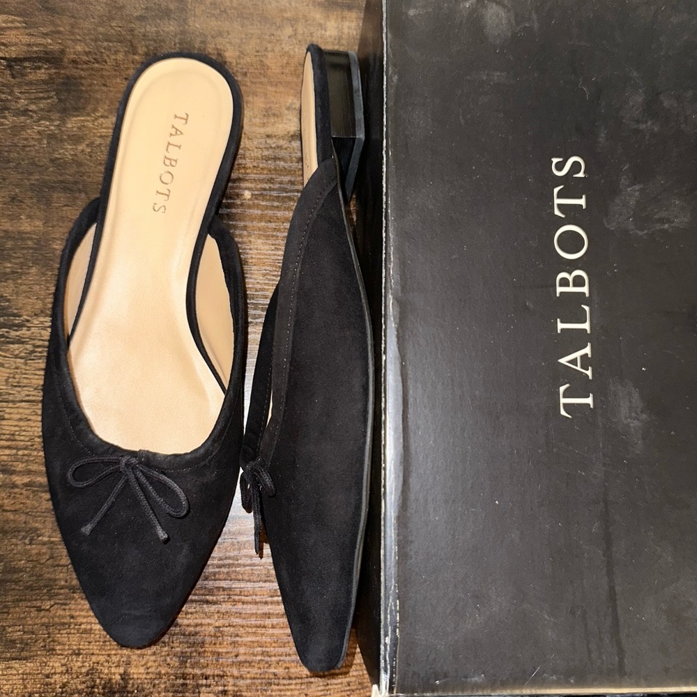9 1/2 women’s Talbots black Edison Mule flats